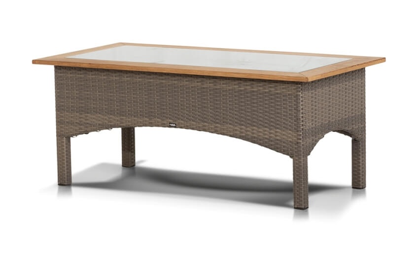 Журнальный стол из ротанга